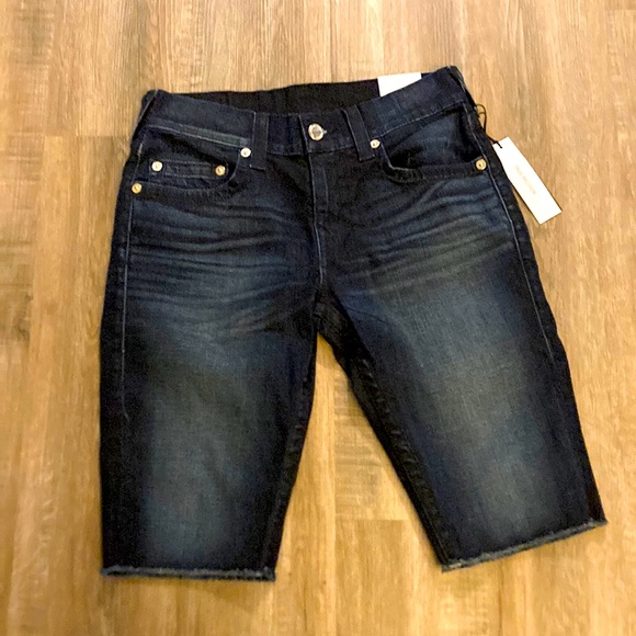 - True Religion Relaxed Straight Ricky Shorts - Picture 1 of 7